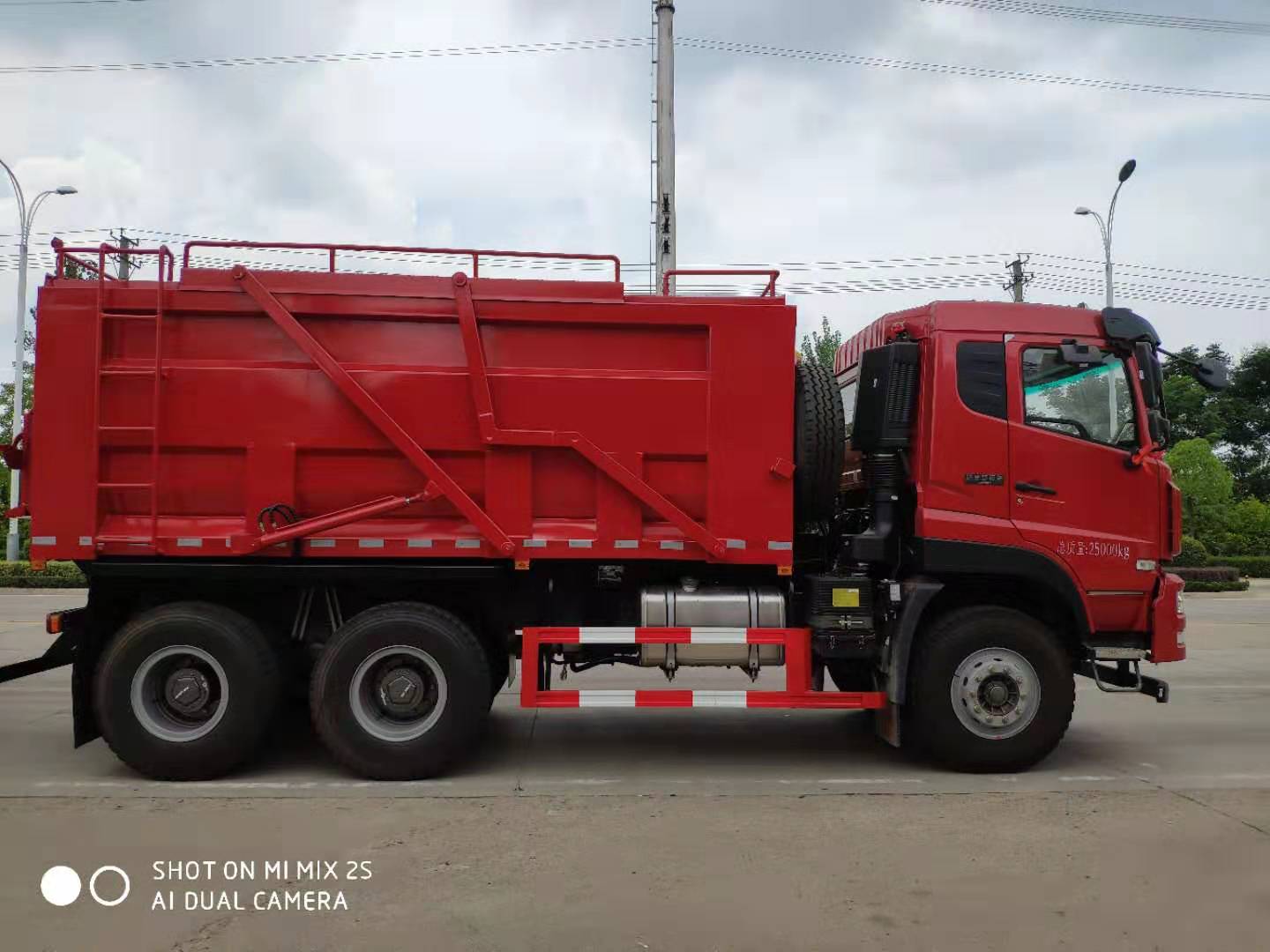 驕陽似火、成龍威再創(chuàng)輝煌